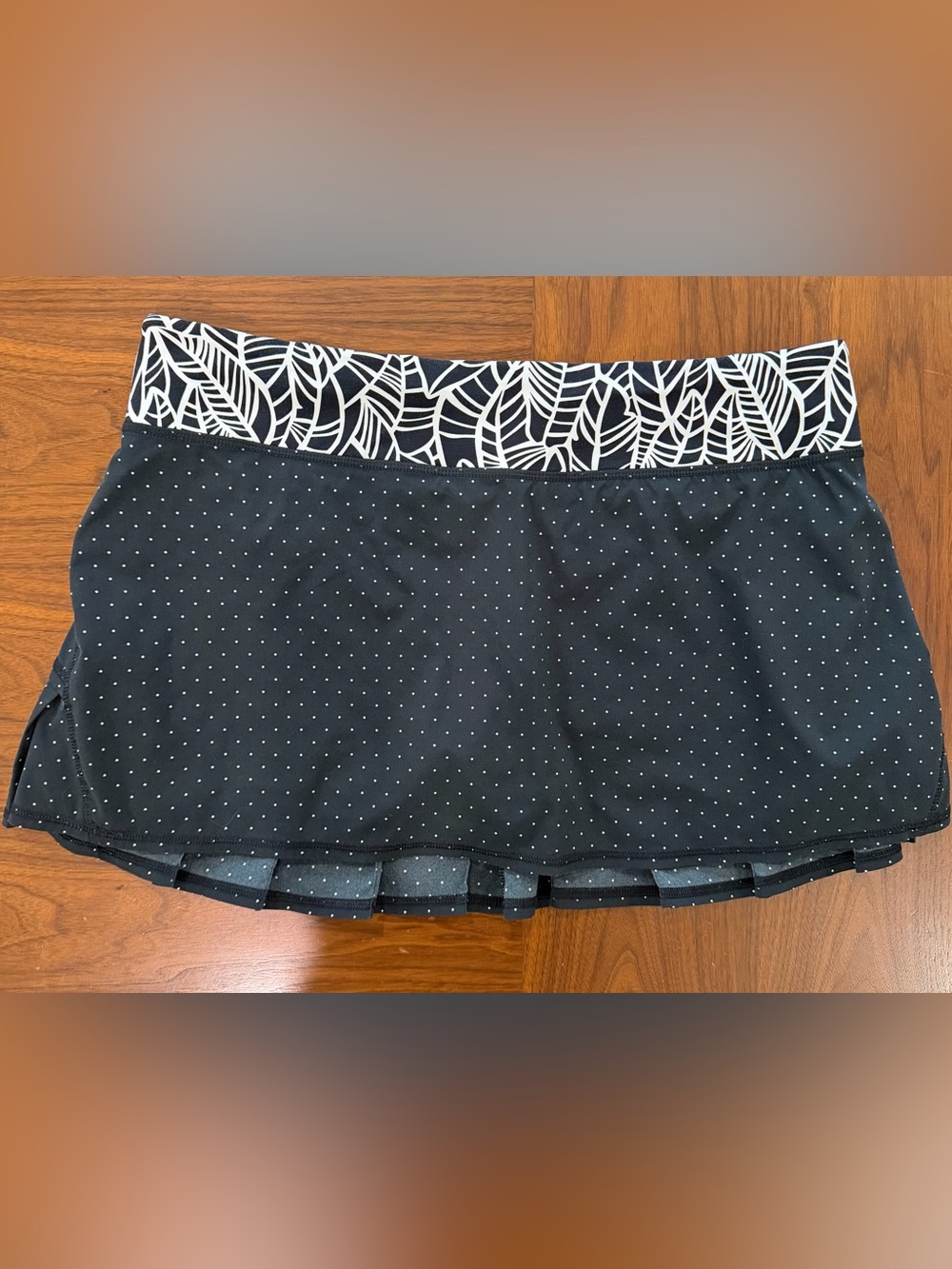 Lululemon Pace Setter Skort Black Polka Dot Skirt with White Leaf-Print Size 10